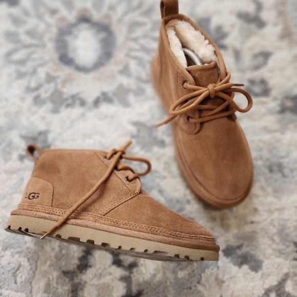 UGG Women's Brown Ankle Boots - Picture 14 of 16